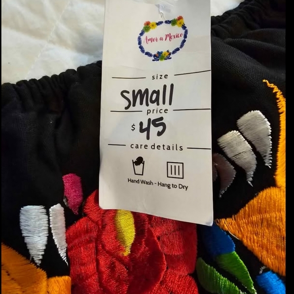 Mexican Artesanal Off Shoulders Dress - Picture 4 of 5